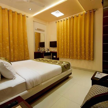 Hotel Central Residency Варанаси Экстерьер фото