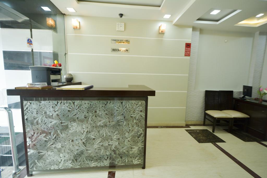Hotel Central Residency Варанаси Экстерьер фото