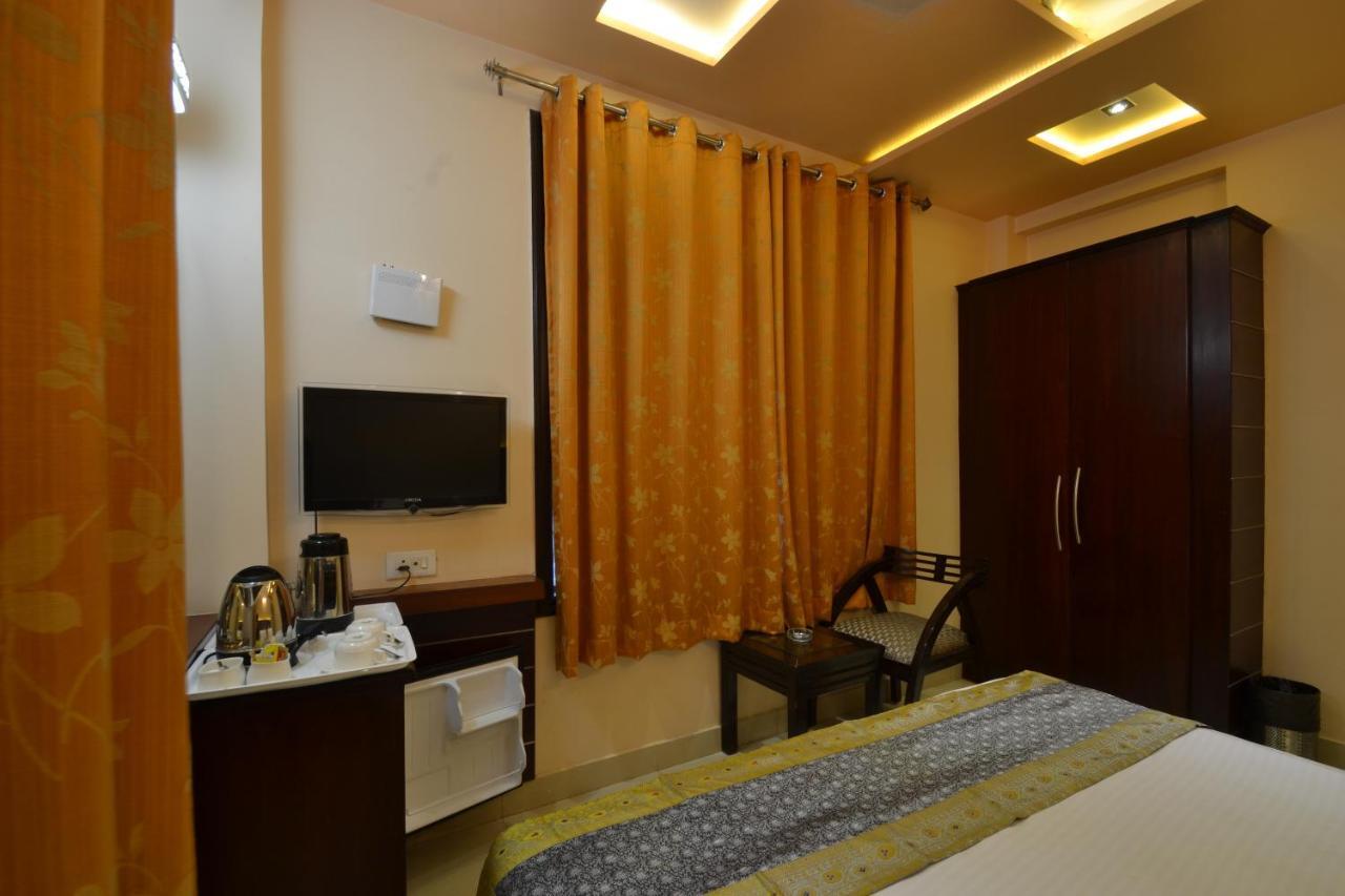 Hotel Central Residency Варанаси Экстерьер фото