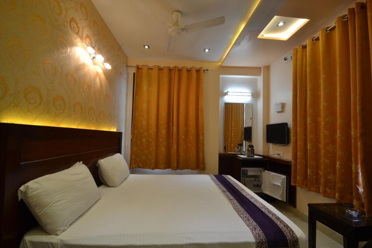 Hotel Central Residency Варанаси Экстерьер фото