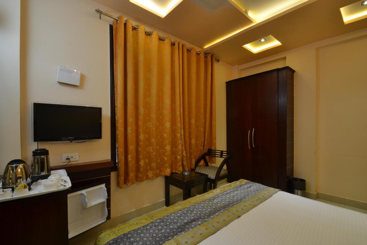 Hotel Central Residency Варанаси Экстерьер фото